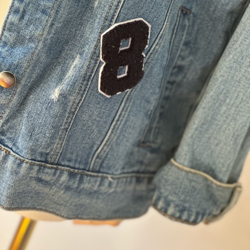 F21 embroidered tiger jean jacket distressed - Picture 7 of 10